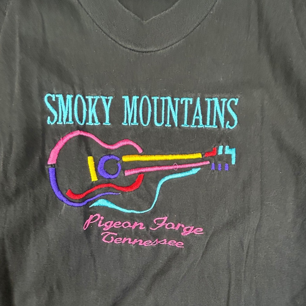 Vintage Smoky Mountains Pigeon Forge TN Guitar T-Shirt Black Embroidered Large - Picture 2 of 7